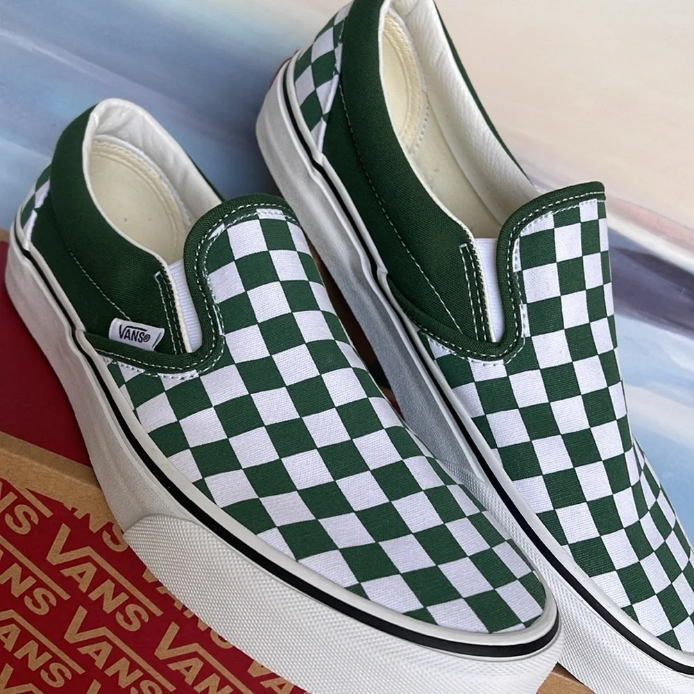 Vans Men’s Classic Slip-On
Color Theory Checkerboard
VN0A7Q5D6QU
Sneakers - Picture 8 of 16